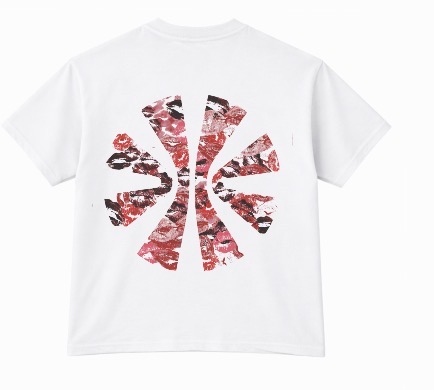 'Kissy' Kari Tee